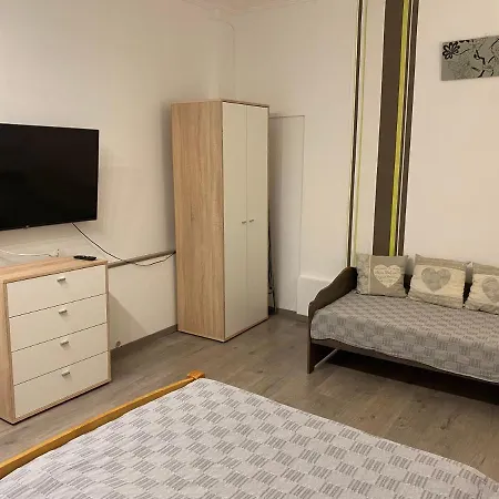 Lucky Apartmanhaz * Balatonlelle