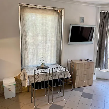 Lucky Apartmanhaz バラトンレッレ