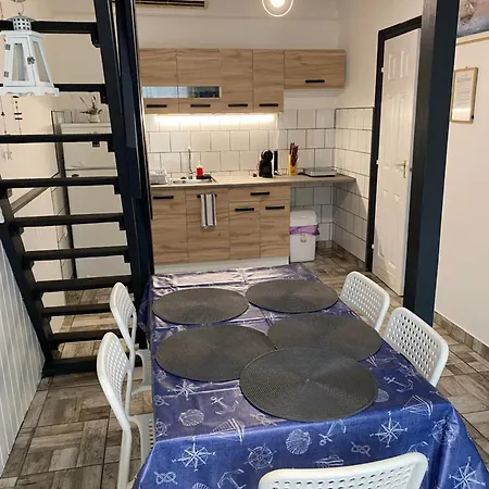 Διαμέρισμα Lucky Apartmanhaz Balatonlelle